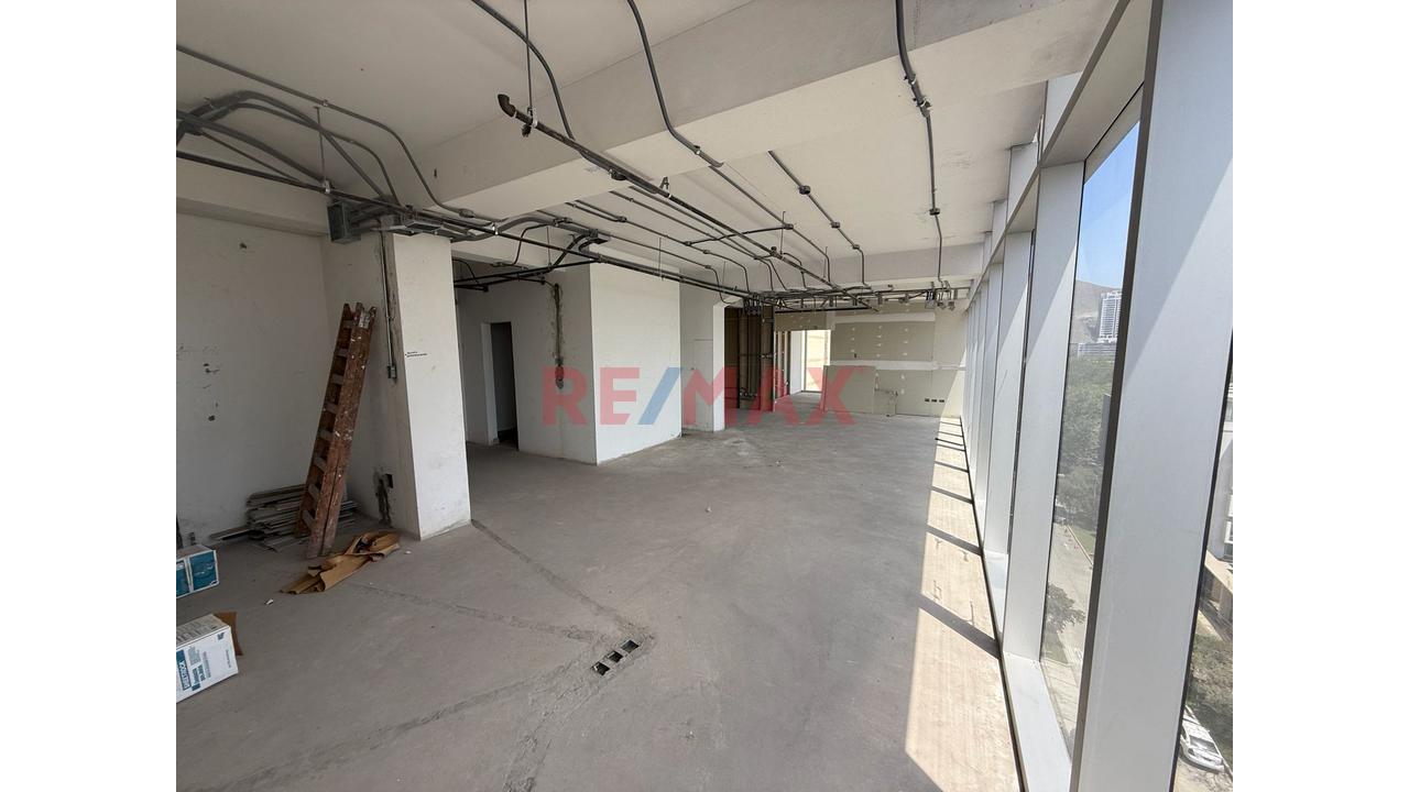 🏢 Oficina En Venta – Surco (Zona Empresarial Golf Los Incas) - 4