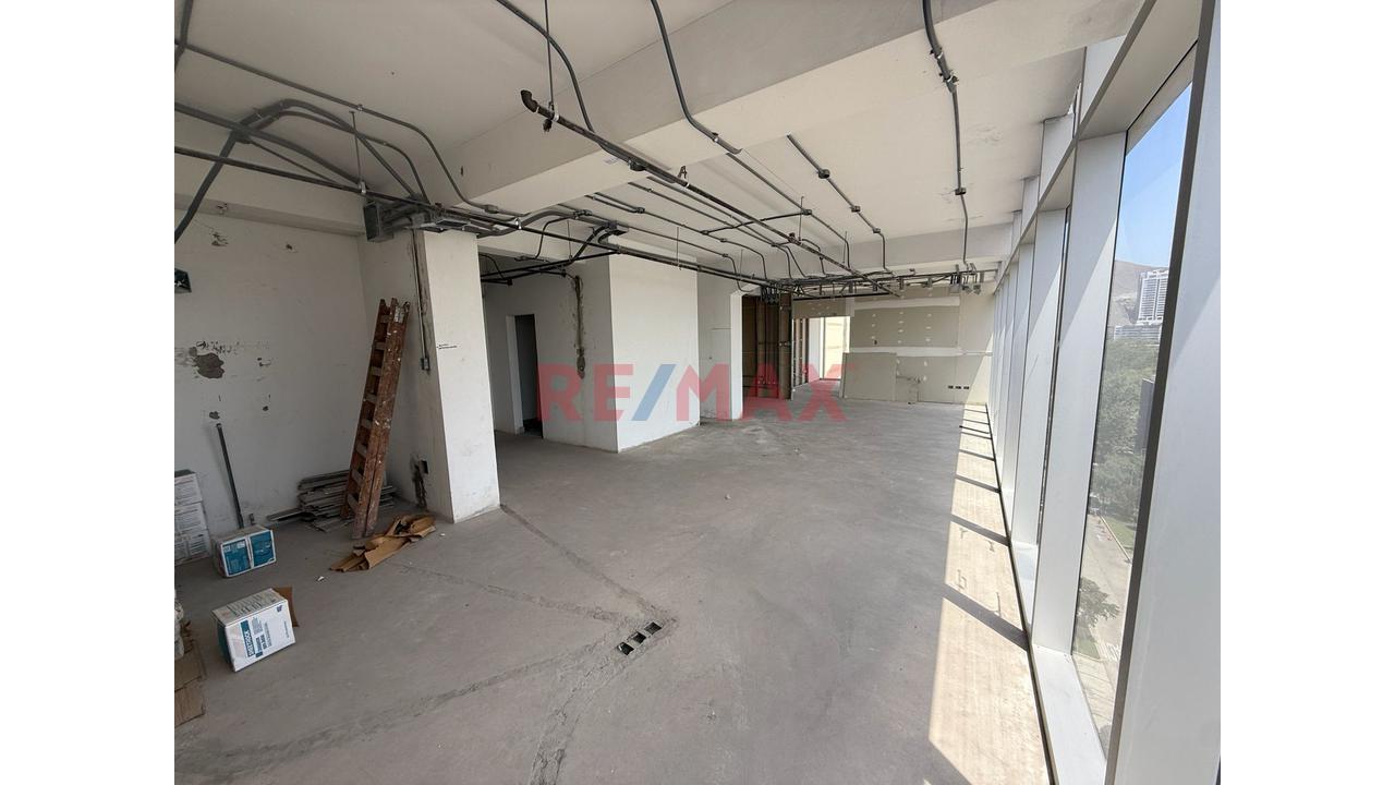 🏢 Oficina En Venta – Surco (Zona Empresarial Golf Los Incas) - 2
