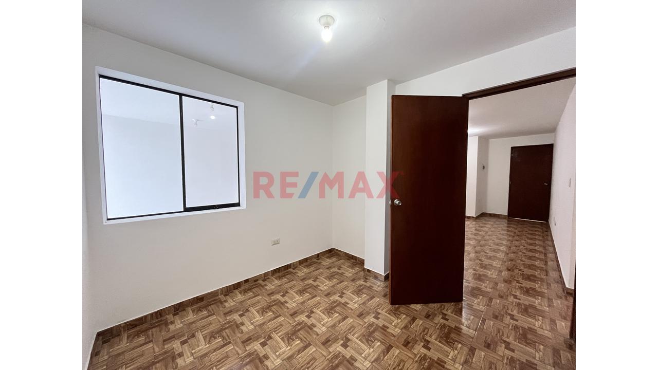Departamento De Estreno En Venta En El Agustino Con Cochera Y Opción Comercial — foto 3