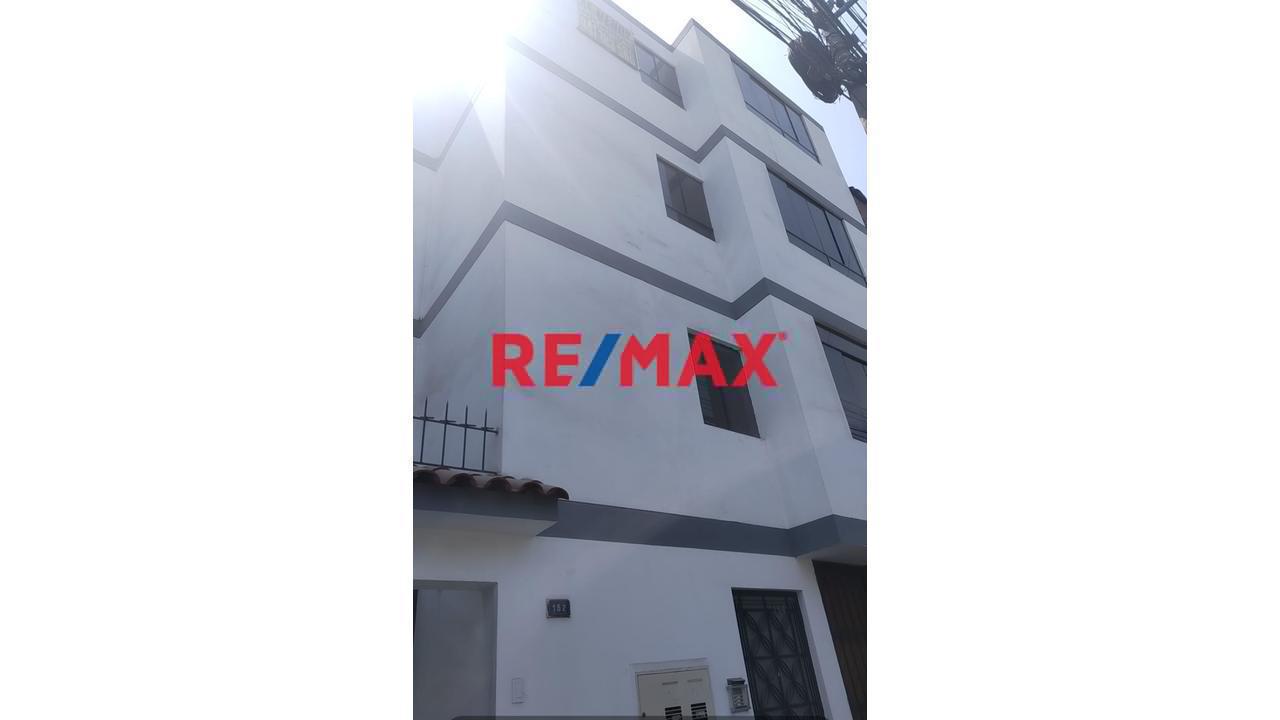 Departamento De Estreno En Venta En El Agustino Con Cochera Y Opción Comercial