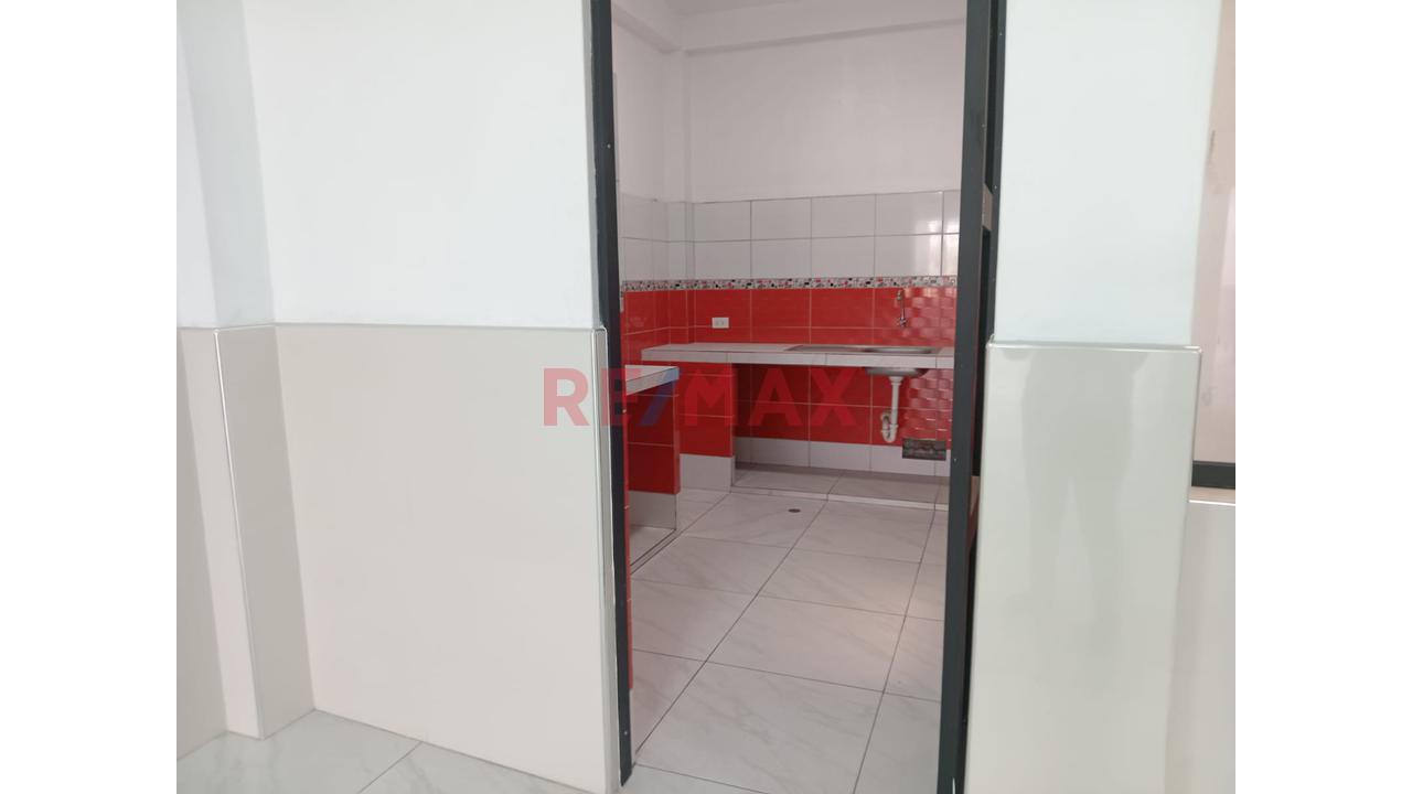Local comercial en Alquiler ubicado en Av. Las Palmeras Mz Q4 Lt 17 Local comercial en Alquiler ubicado en Av. Las Palmeras Mz Q4 Lt 17