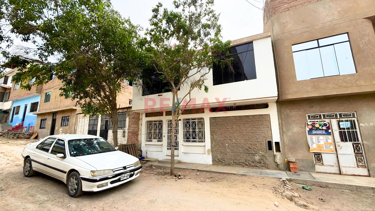 En Ate ¡Gran Oportunidad! Casa De 2 Pisos Con Potencial! (Cooperativa Ramiro Prialé) — foto 14