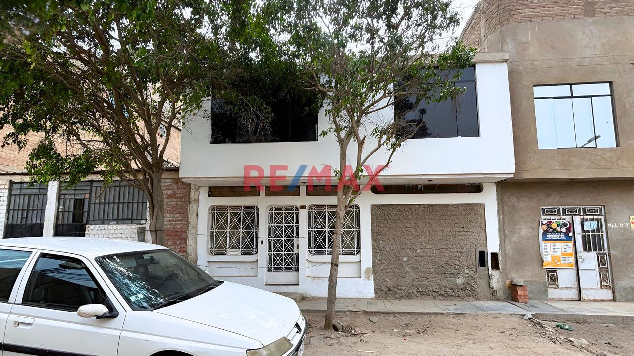 En Ate ¡Gran Oportunidad! Casa De 2 Pisos Con Potencial! (Cooperativa Ramiro Prialé)