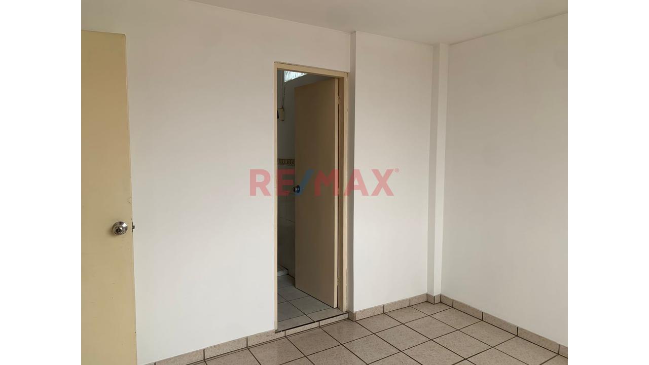 Oportunidad Vendo Departamento + Mini Departamento ¡2 En 1! — Frente Al Parque Loma Amarilla – Surco - 10