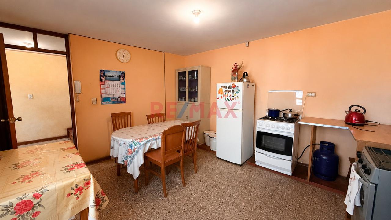 Casa En Venta Con Amplio Jardin!! - 4