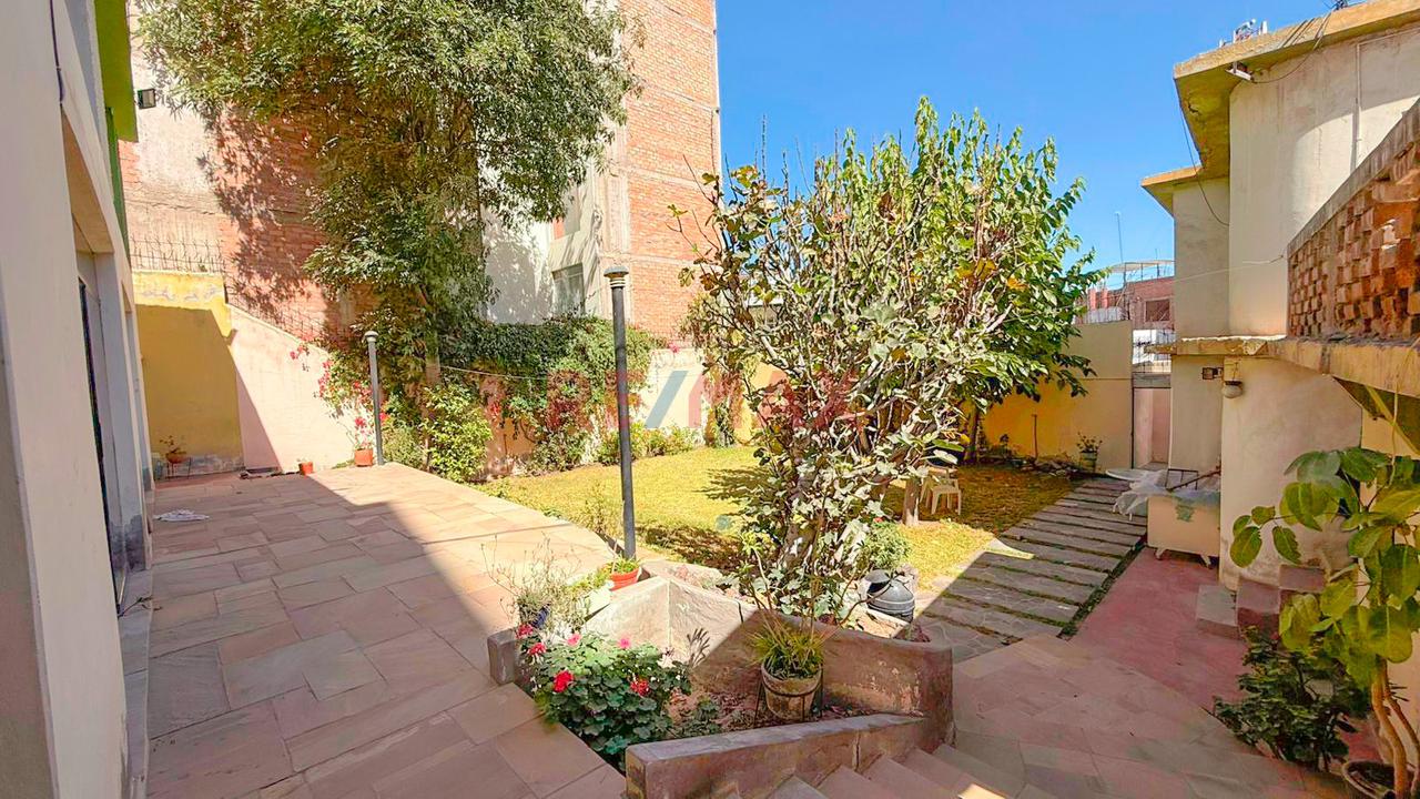Casa En Venta Con Amplio Jardin!! - 15