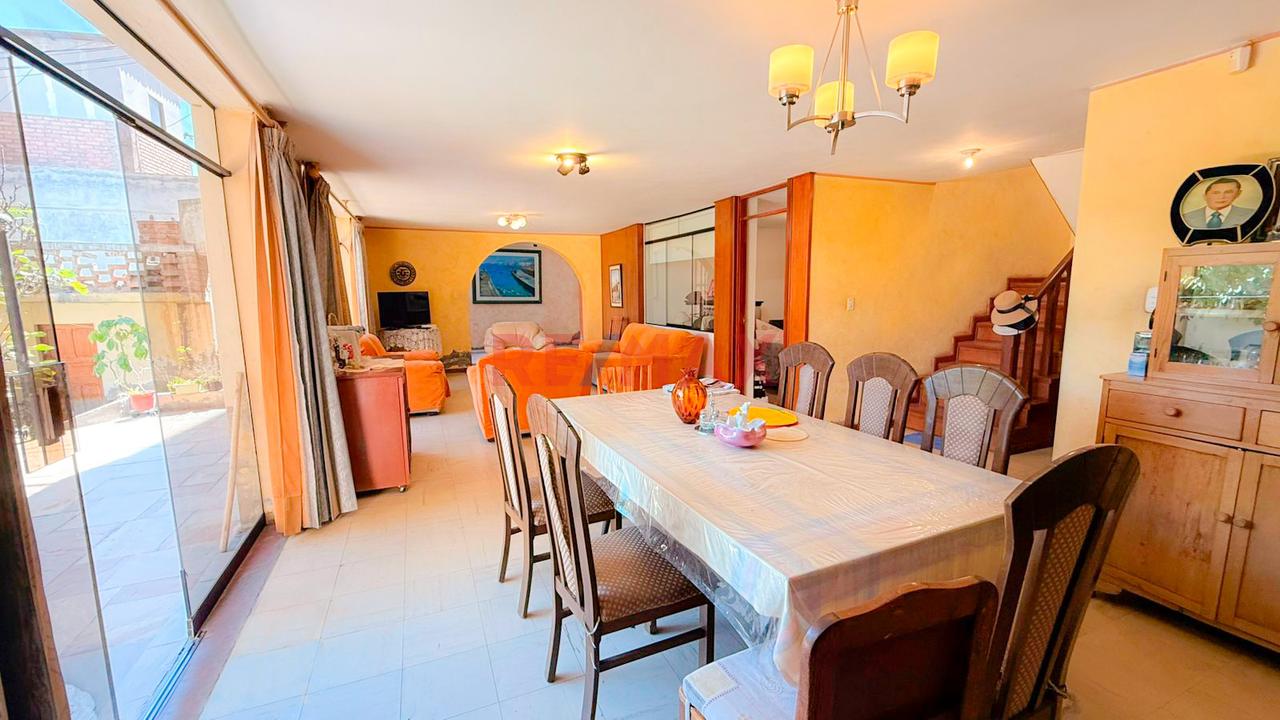 Casa En Venta Con Amplio Jardin!! - 2