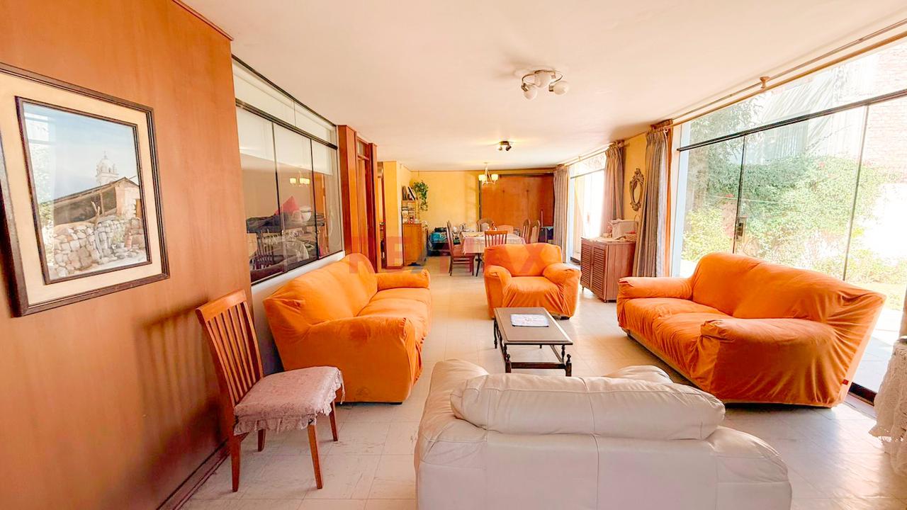 Casa En Venta Con Amplio Jardin!! - 3