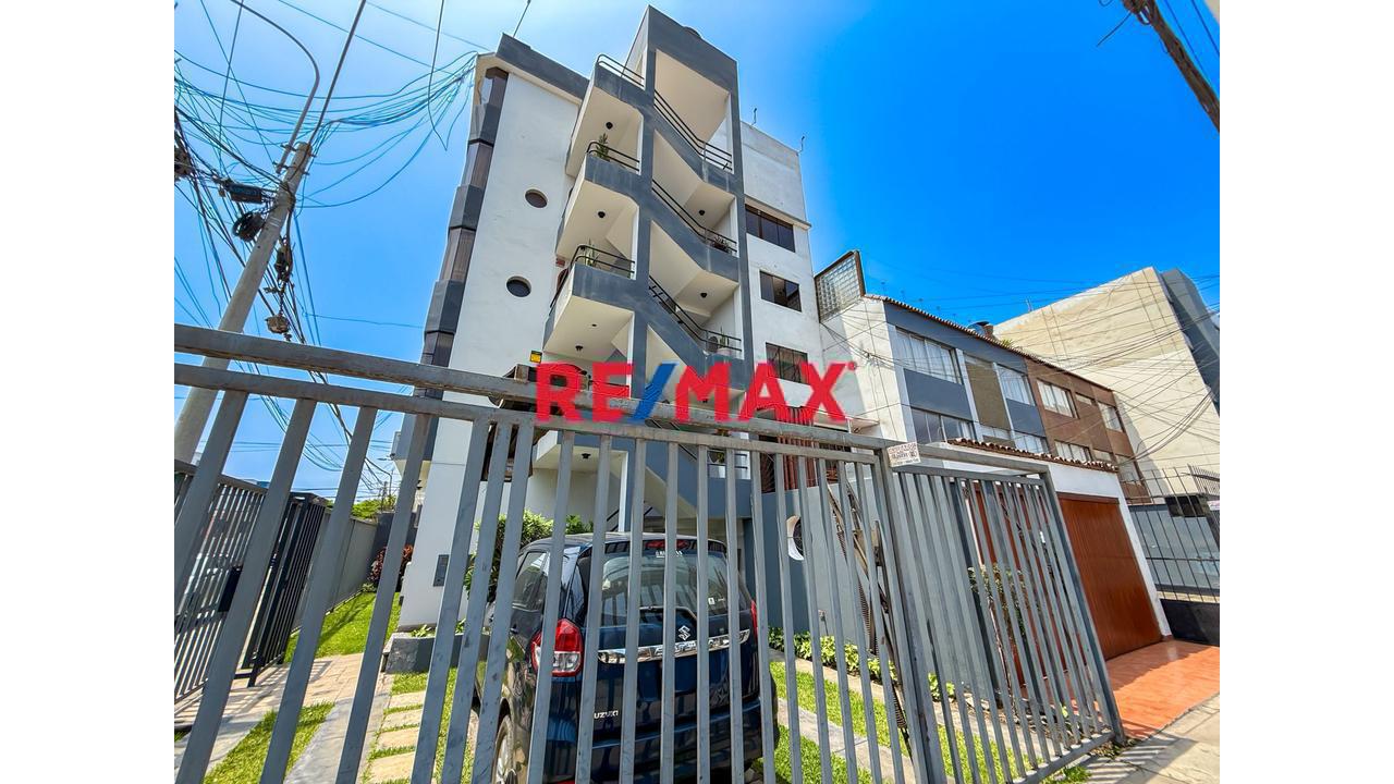 Vendo Departamento Con Cochera Cerca Velasco Astete - Surco
