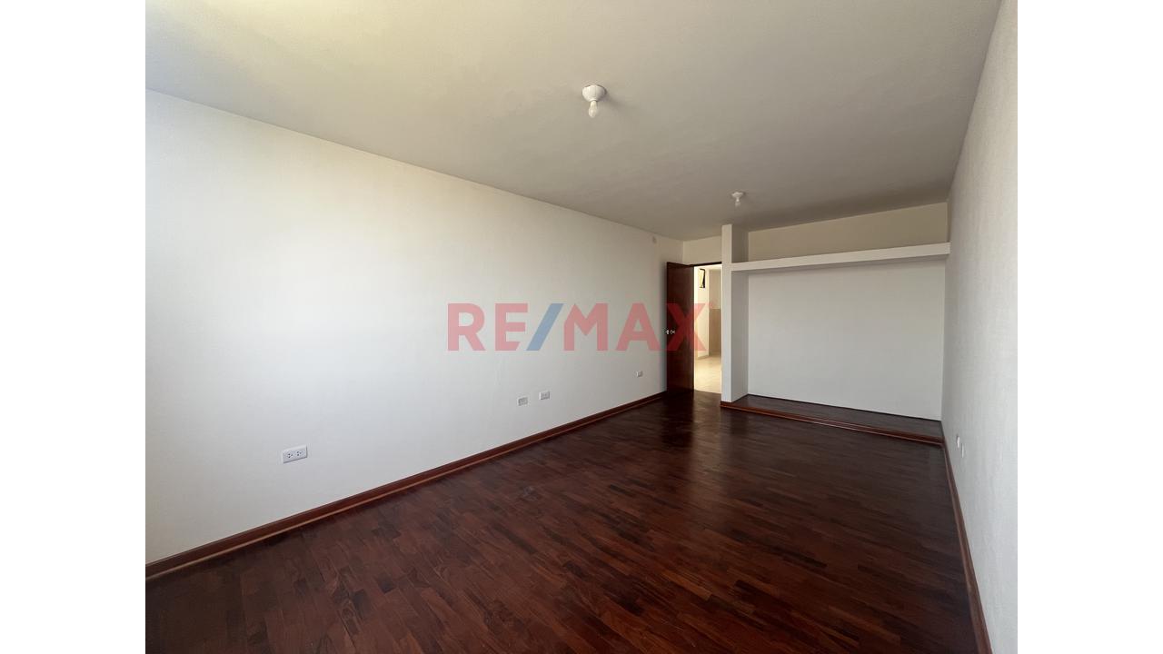 Departamento De Estreno En Venta En El Agustino Con Terraza Y 4 Dormitorios — foto 4