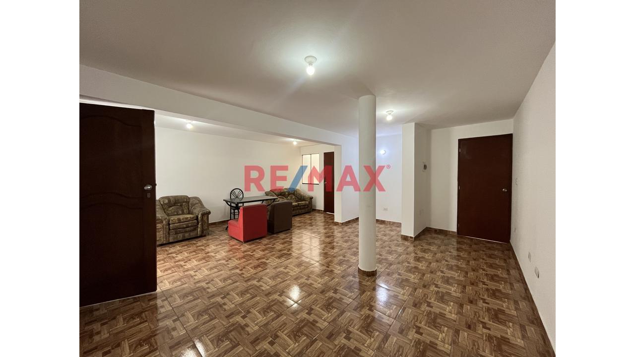 Departamento De Estreno En Venta En El Agustino Con Terraza Y 4 Dormitorios