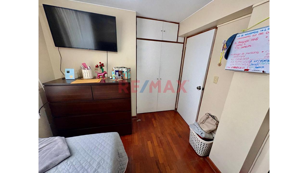 🏡 ¡Vive En San Borja – Zona Exclusiva! 🌳✨ Bajó De Precio!!! — foto 9