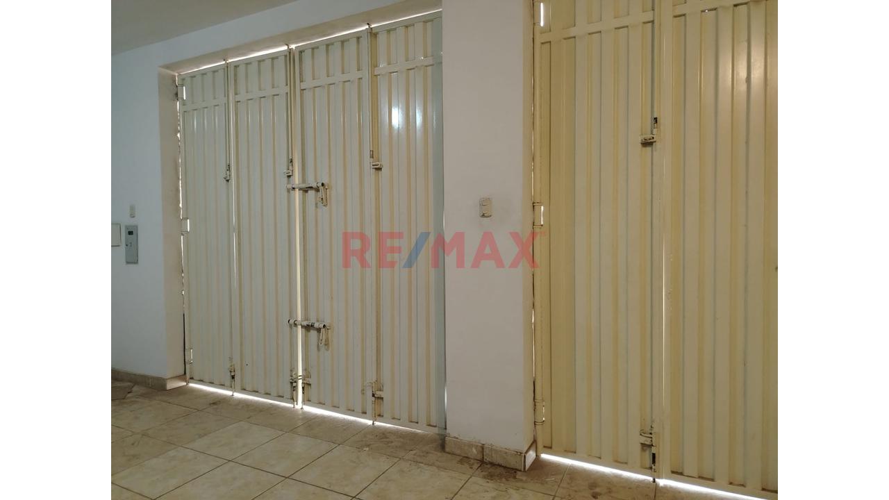 Se Alquila Local Comercial Piso 1 En San Martin De Porres — foto 6