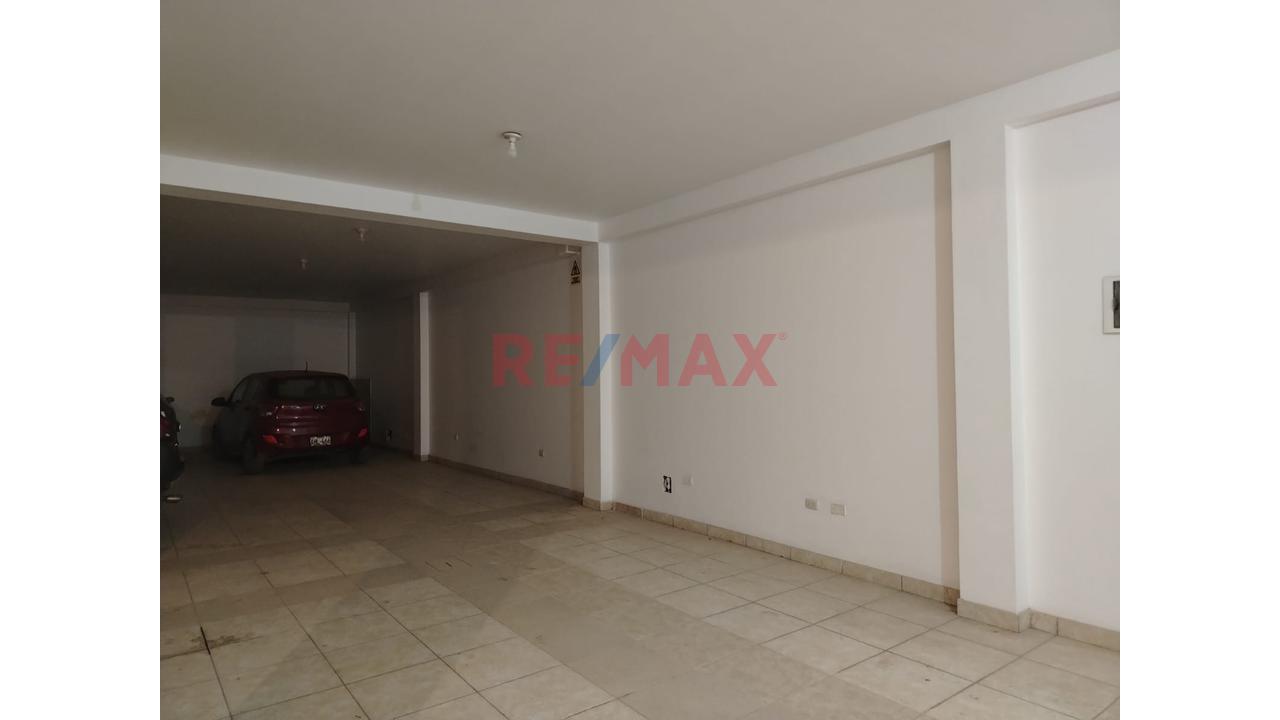 Se Alquila Local Comercial Piso 1 En San Martin De Porres — foto 4