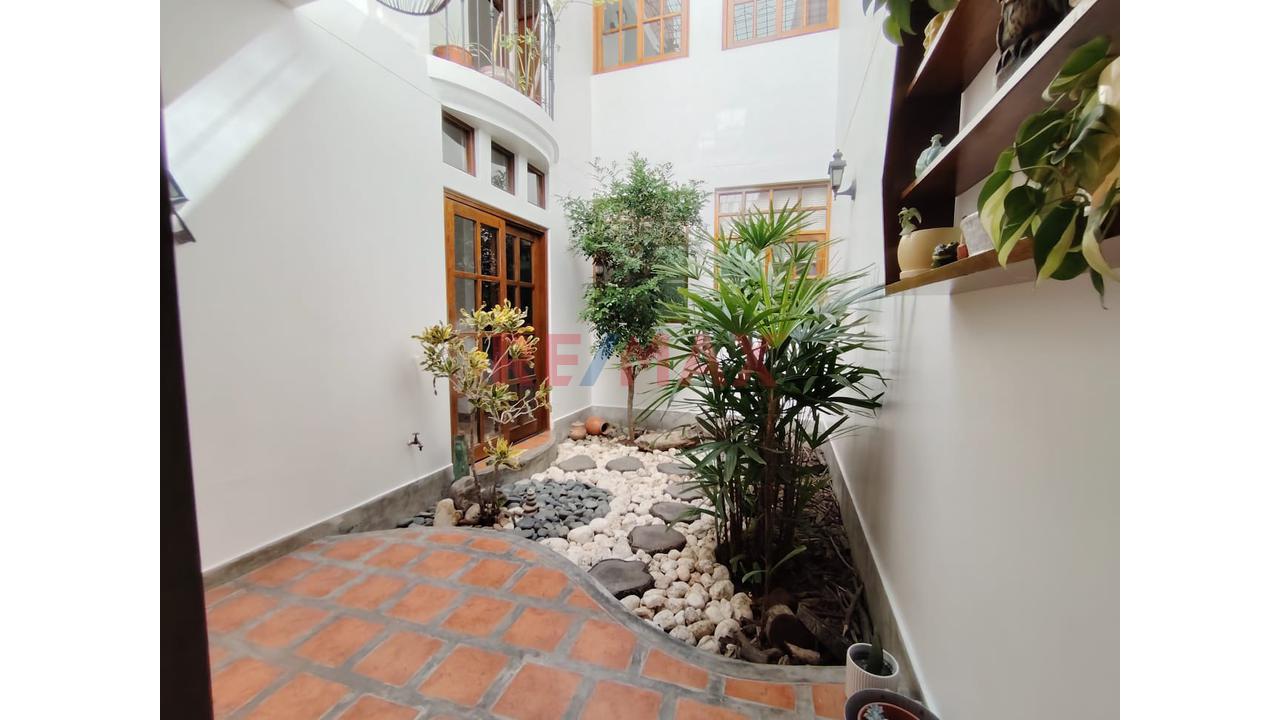 Vendo Hermosa Casa De 260M2 Construidos En Urb Santa Maria Pinar — foto 13