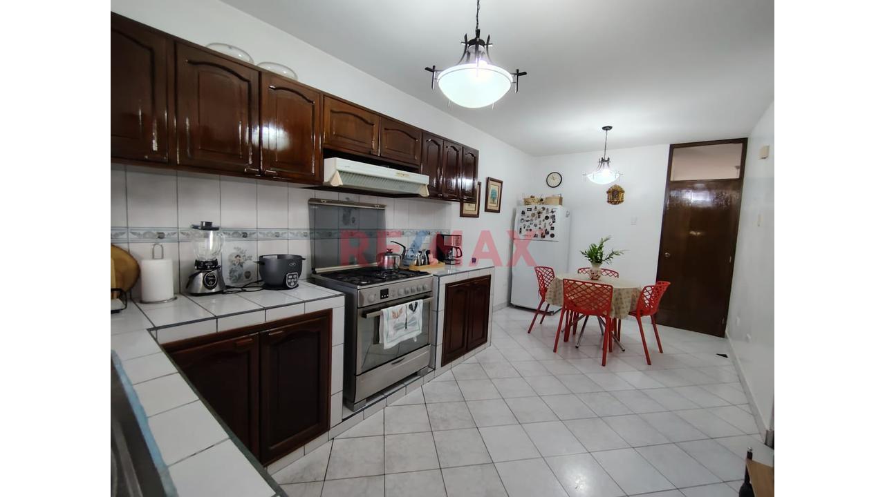 Vendo Hermosa Casa De 260M2 Construidos En Urb Santa Maria Pinar — foto 15
