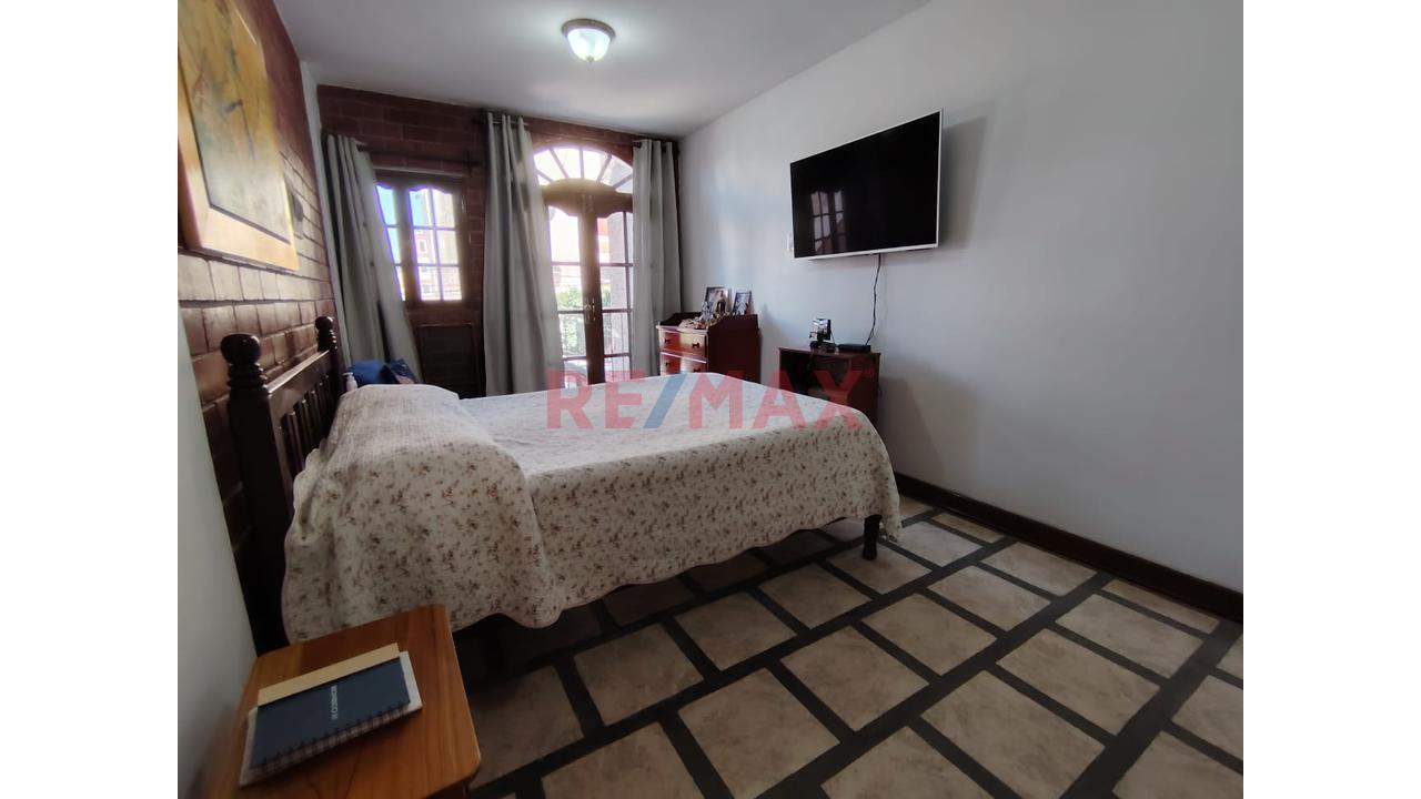 Vendo Hermosa Casa De 260M2 Construidos En Urb Santa Maria Pinar — foto 5