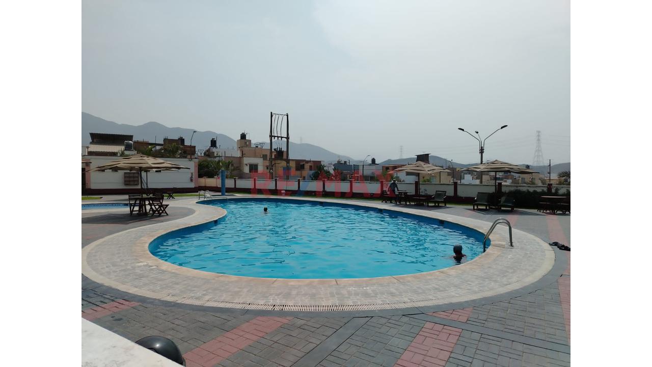 Venta De Casa  De  Piso Y Medio En Condominios Villa Club 2 En Carabayllo — foto 3