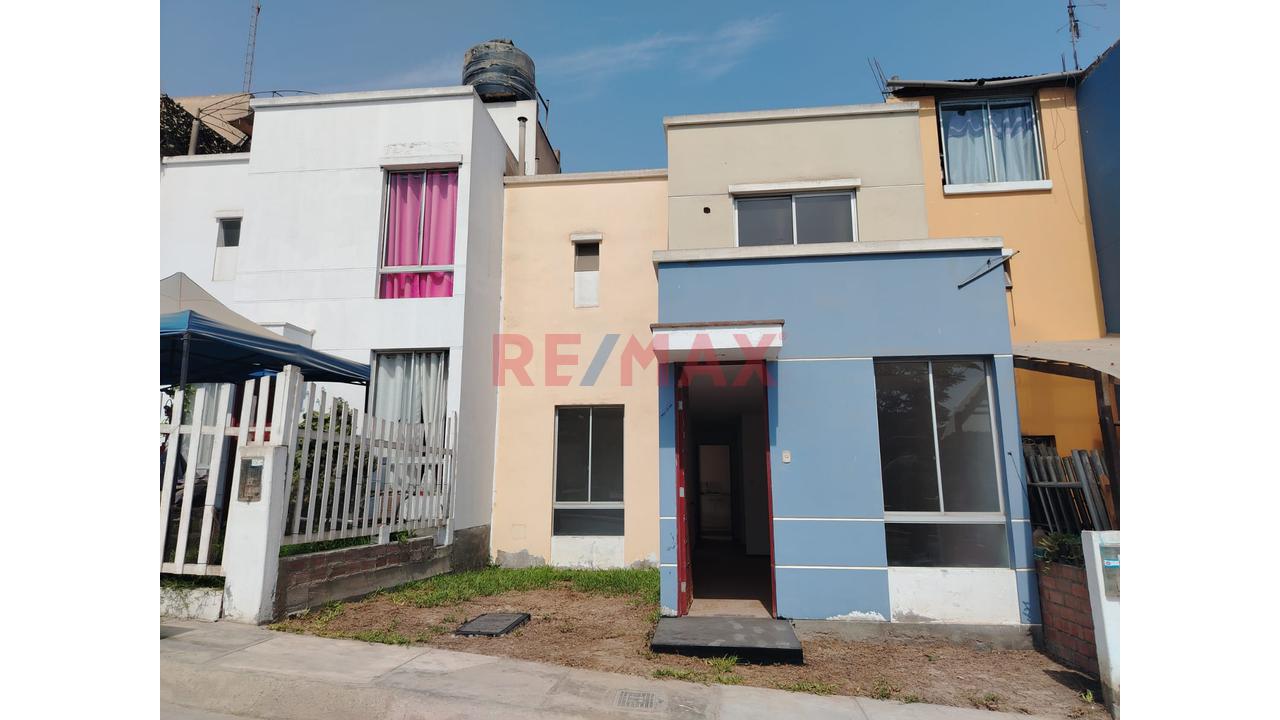 Venta De Casa  De  Piso Y Medio En Condominios Villa Club 2 En Carabayllo
