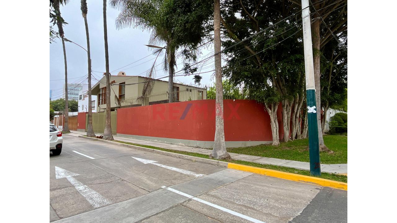 Casa En Esquina En Venta 603 M2 – Exclusiva Zona Residencial De San Isidro - 1