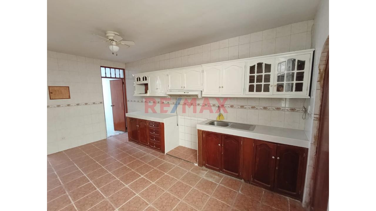 Casa en Venta de 4 dormitorios ubicado en Piura Casa en Venta de 4 dormitorios ubicado en Piura
