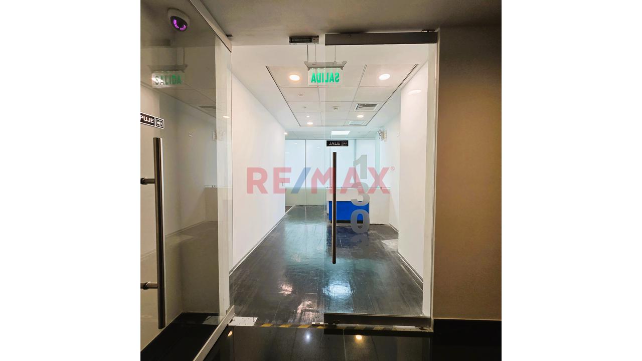 Se Vende Oficina De 581 Mt2 En El Piso 13 De Edificio Empresarial Gerpal - Zona Céntrica De Miraflores - 8