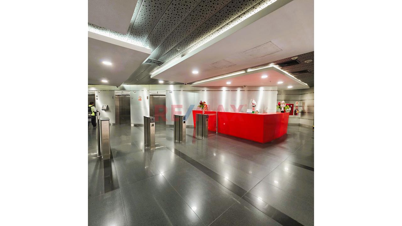 Se Vende Oficina En Miraflores Con Excelente Conectividad A Través De La Vía Expresa, Metropolitano Y Principales Avenidas - 3