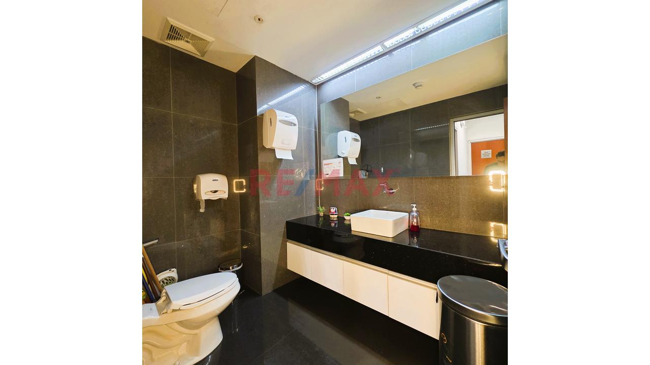 Se Vende Oficina En Miraflores Con Excelente Conectividad A Través De La Vía Expresa, Metropolitano Y Principales Avenidas - 7