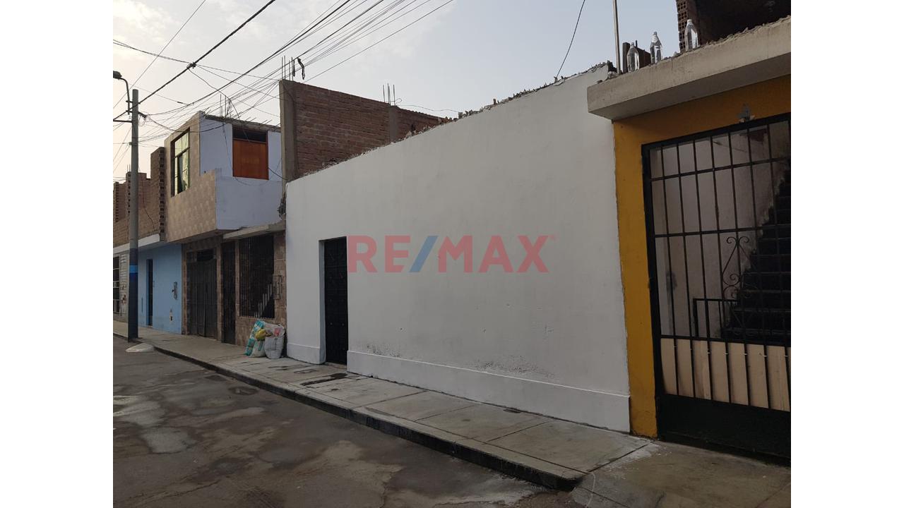 Bajó De Precio  ¡Oportunidad Única En Urbanización Palmeras Del Sol, Callao!  140M2 — foto 2