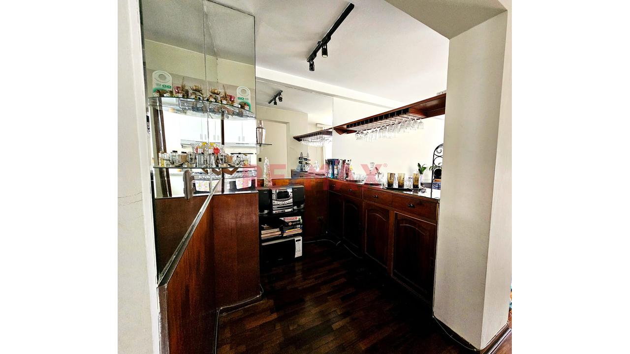 Venta De Flat De 121 M2, Con Balcon Cerca A. Galvez Barrenechea — foto 8