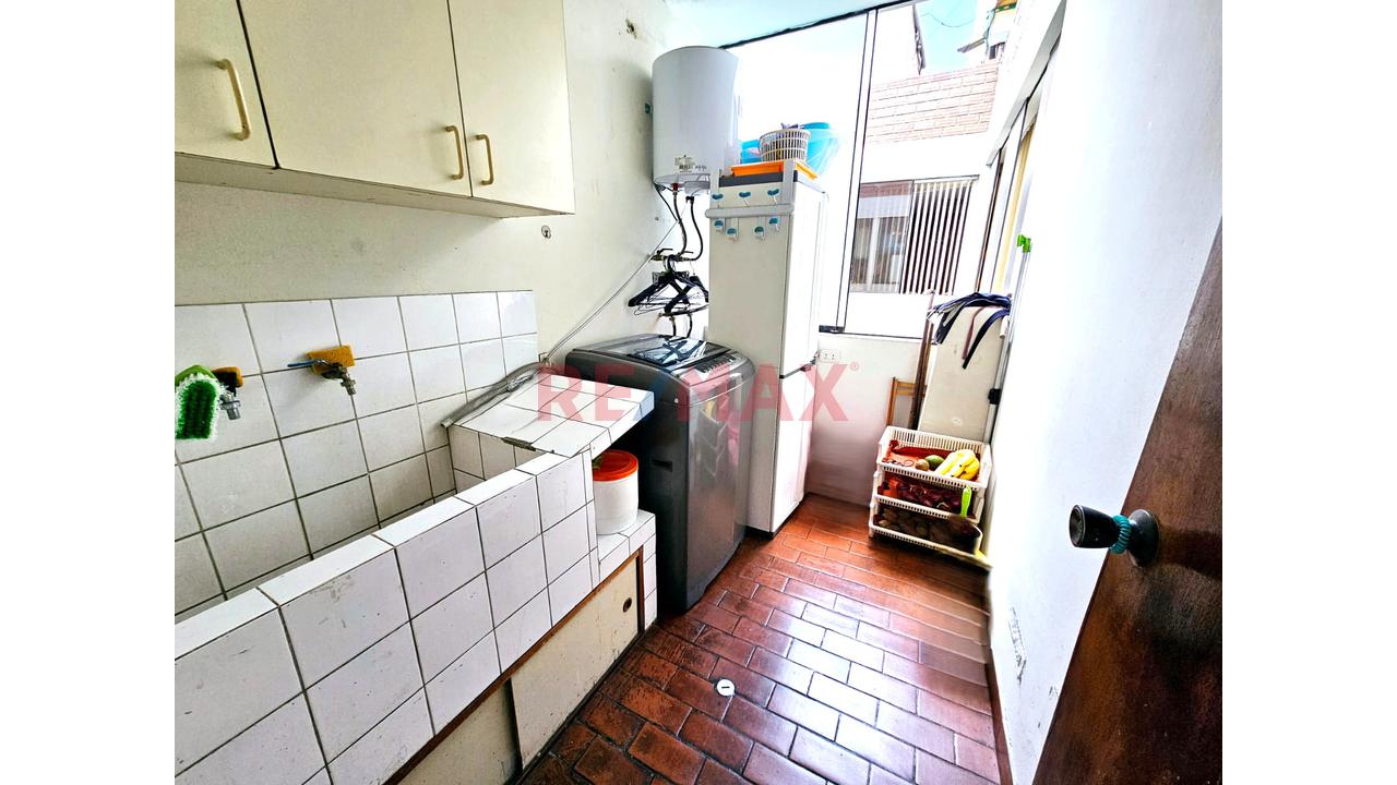 Venta De Flat De 121 M2, Con Balcon Cerca A. Galvez Barrenechea — foto 11
