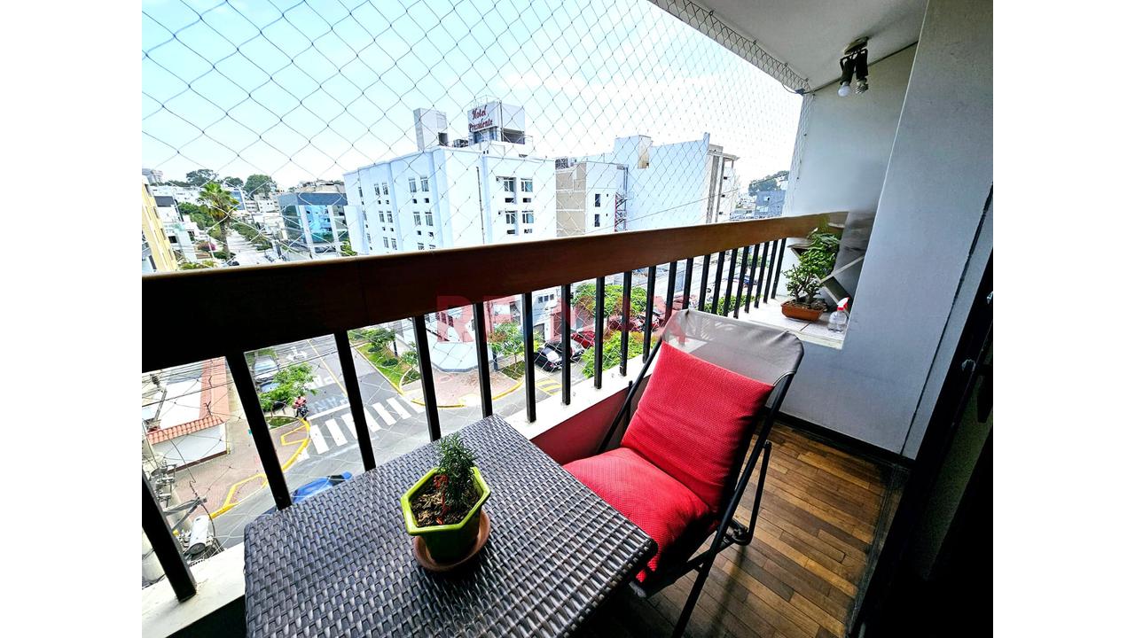 Venta De Flat De 121 M2, Con Balcon Cerca A. Galvez Barrenechea — foto 5