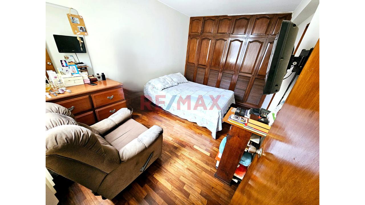 Venta De Flat De 121 M2, Con Balcon Cerca A. Galvez Barrenechea — foto 15