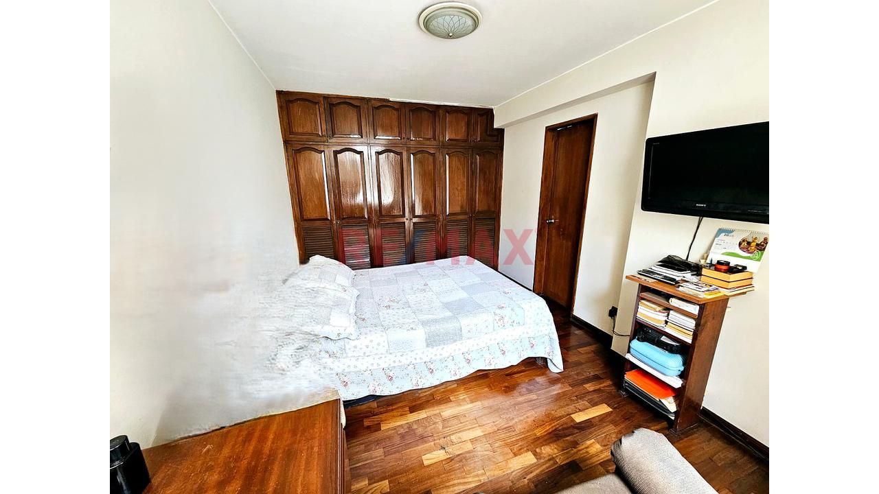 Venta De Flat De 121 M2, Con Balcon Cerca A. Galvez Barrenechea — foto 14