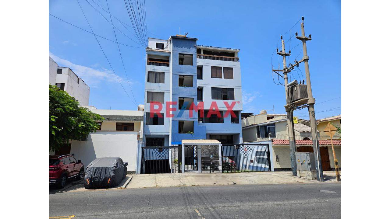 Venta De Flat De 121 M2, Con Balcon Cerca A. Galvez Barrenechea