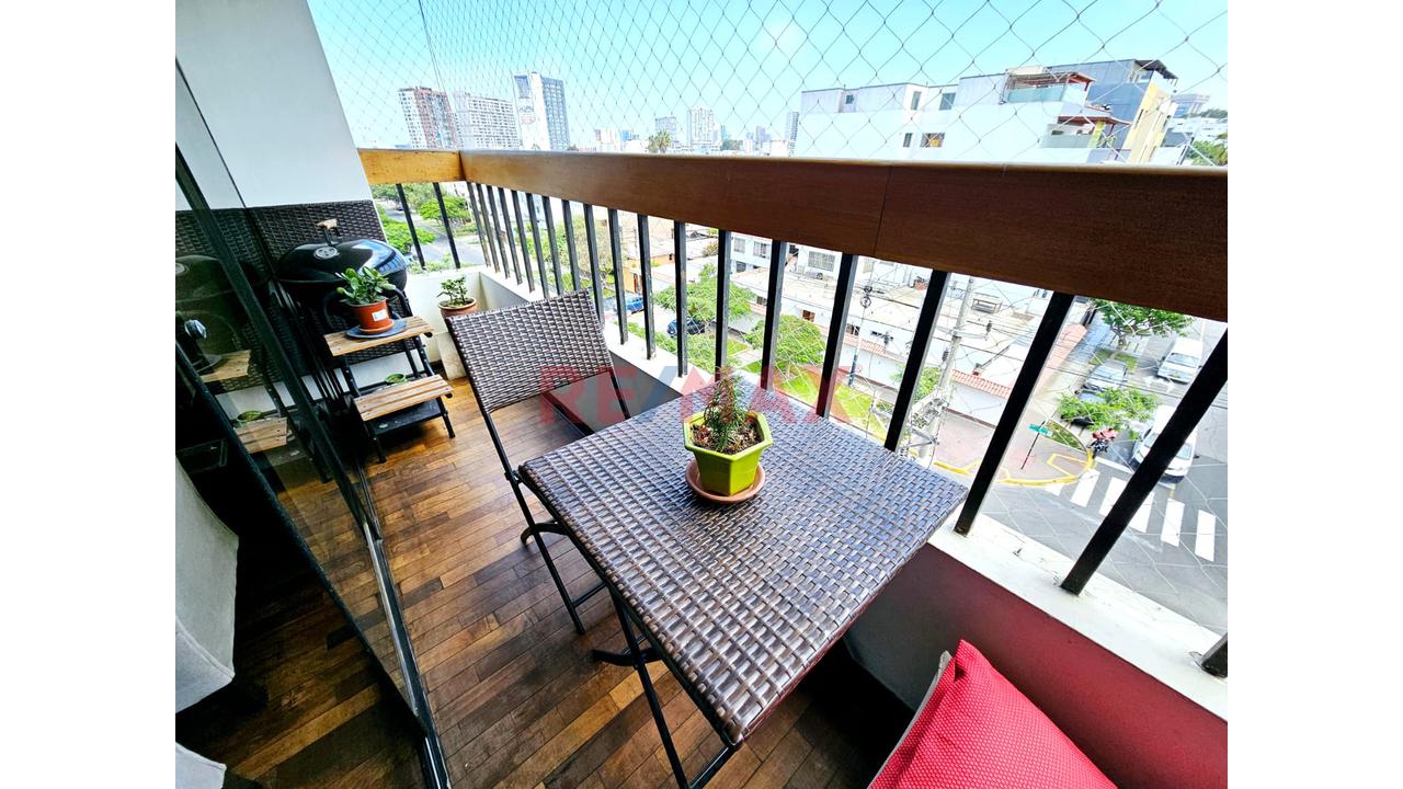 Venta De Flat De 121 M2, Con Balcon Cerca A. Galvez Barrenechea — foto 4