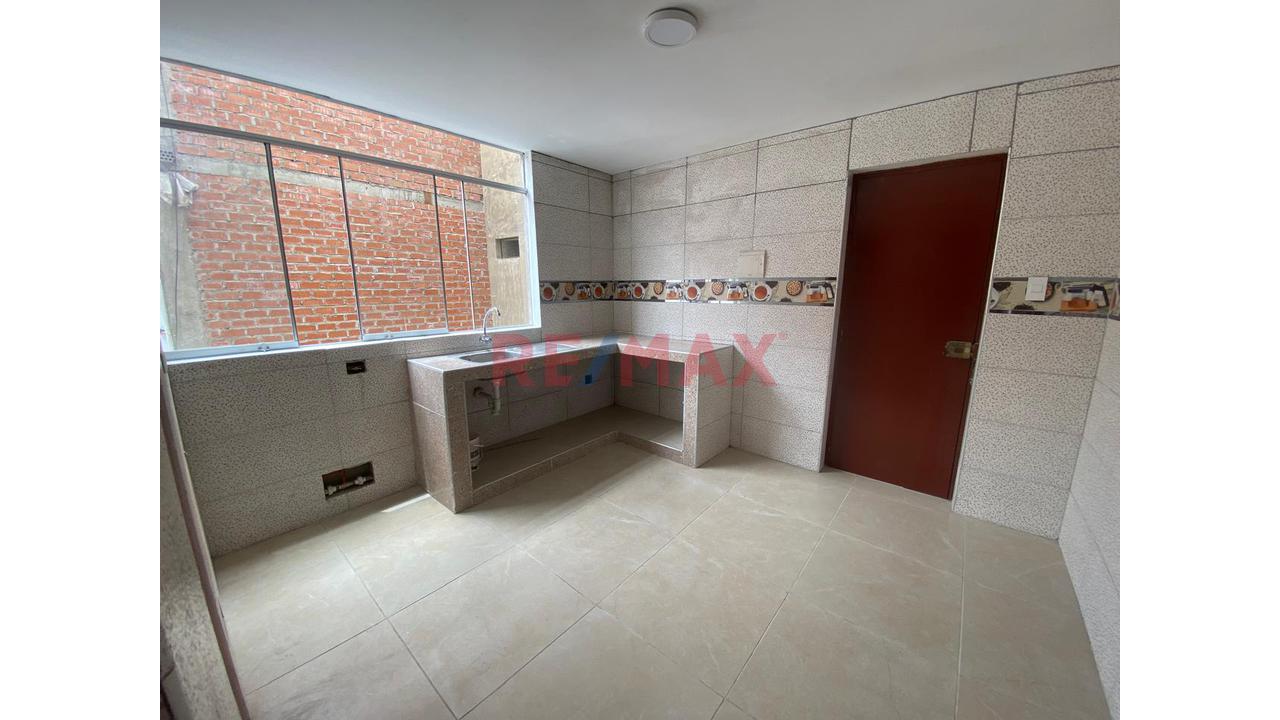 Departamento Remodelado En Venta -Breña — foto 4