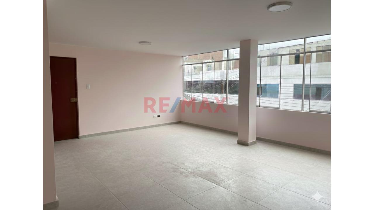 Departamento Remodelado En Venta -Breña — foto 3