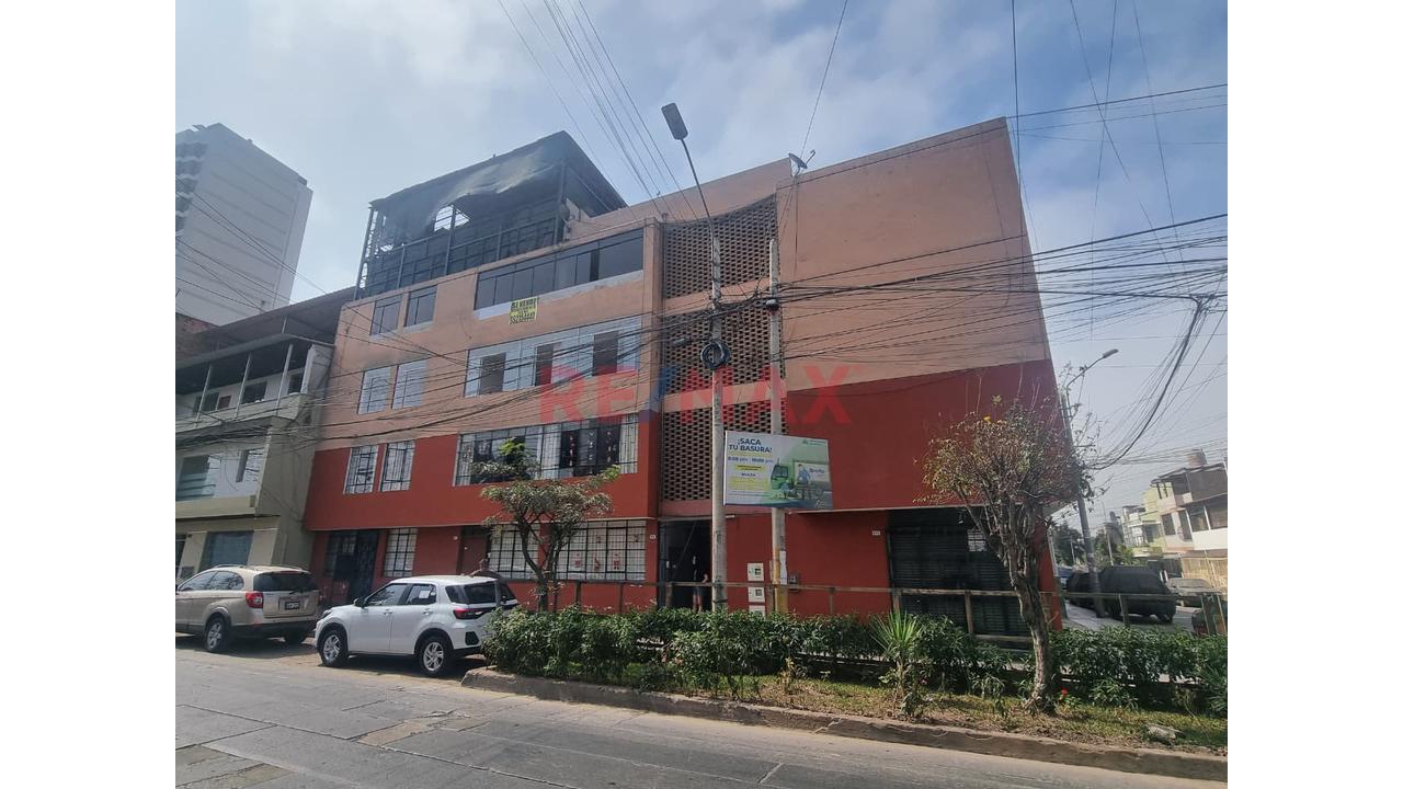 Departamento Remodelado En Venta -Breña