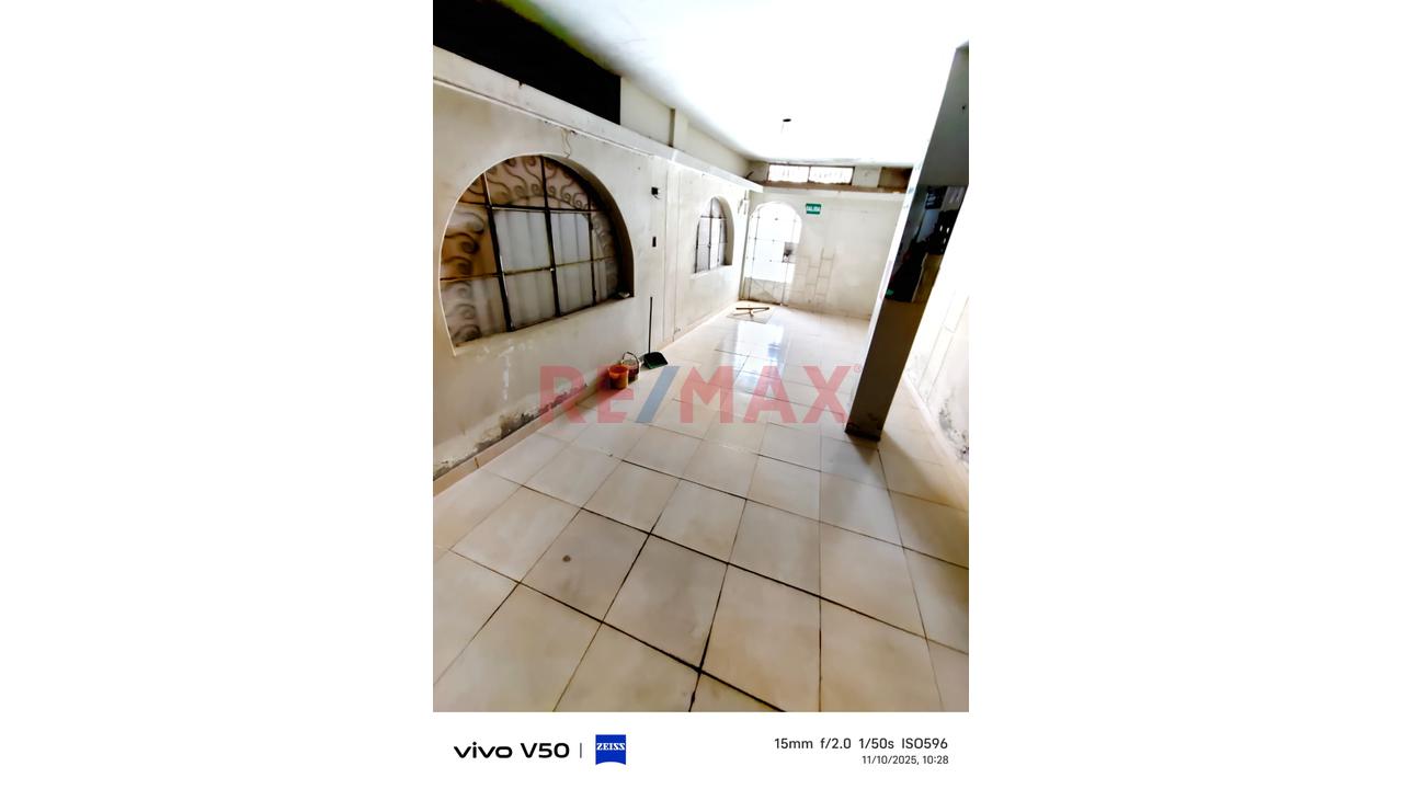 Venta De Casa Tres Pisos De Calle A Calle Para Proyeccion De Negocio - Talara - 7