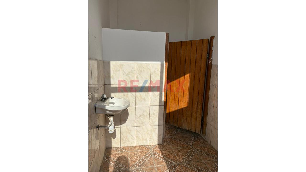 Venta De Local Comercial Con Gras Sintético - Chincha Baja , Ica - 4