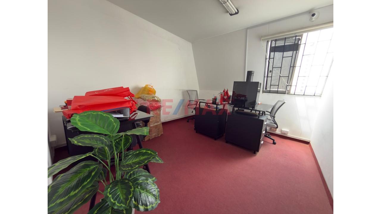 Venta De Oficina De 131M2 En San Isidro Con Cochera En 8Vo Piso — foto 9