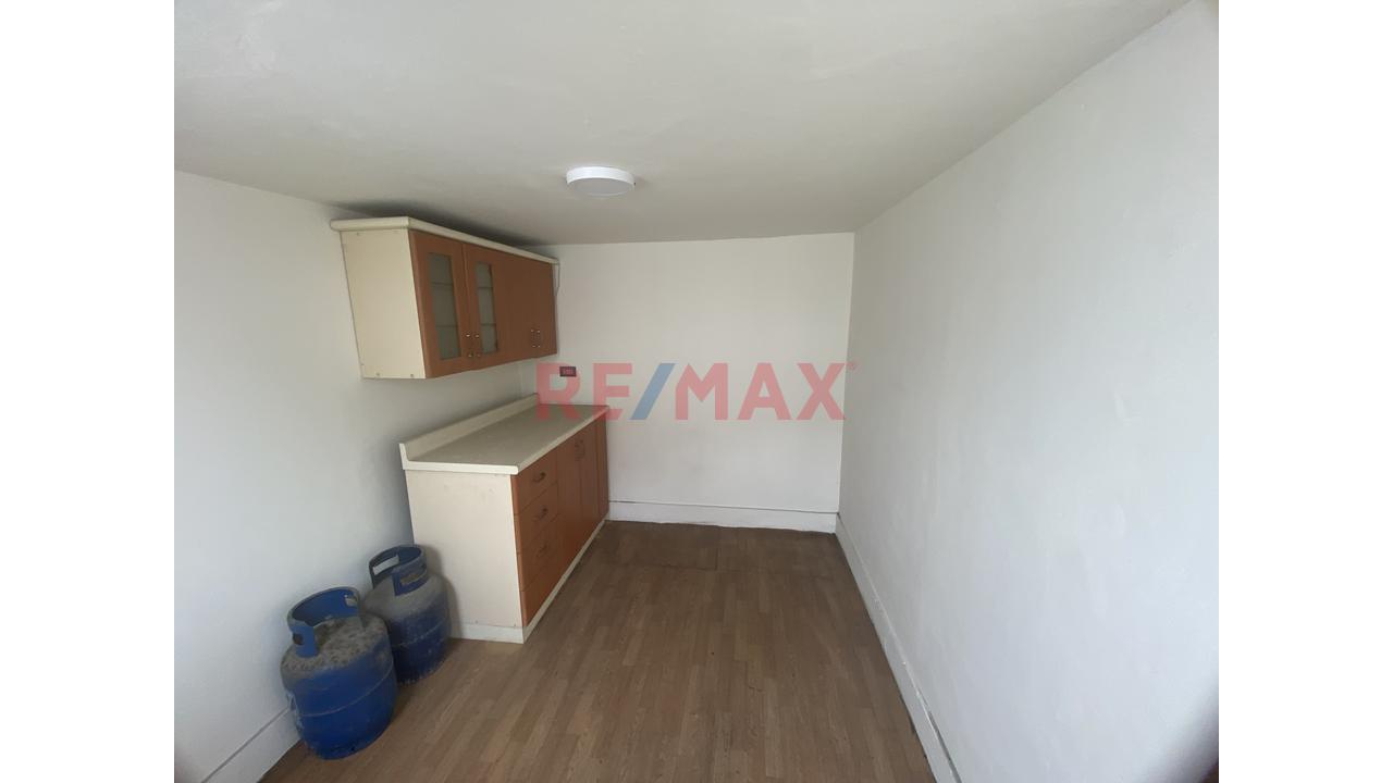 Azotea Con Departamento Por Remodelar  En San Isidro, Frente Al Hospital De La Fap — foto 3