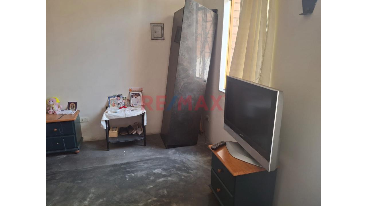 Venta De Casa De 3 Pisos Mas Aires En Urb. Juan Pablo Ii - Callao — foto 13