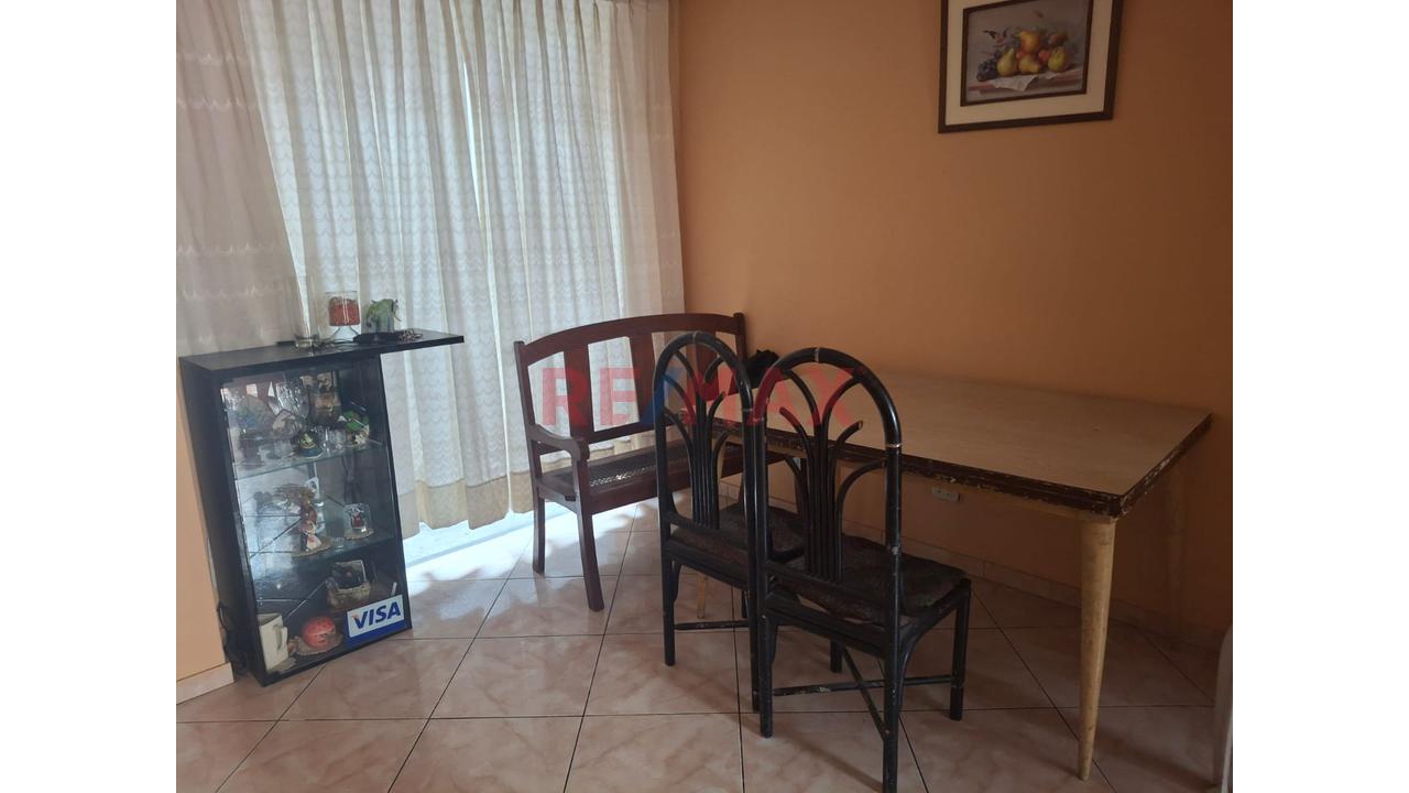 Venta De Casa De 3 Pisos Mas Aires En Urb. Juan Pablo Ii - Callao — foto 3