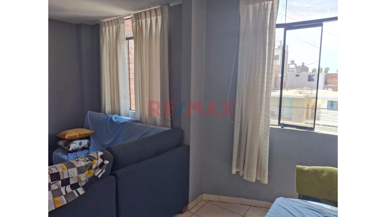 Venta De Casa De 3 Pisos Mas Aires En Urb. Juan Pablo Ii - Callao — foto 12
