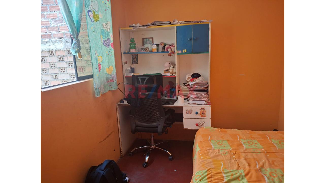 Venta De Casa De 3 Pisos Mas Aires En Urb. Juan Pablo Ii - Callao — foto 14