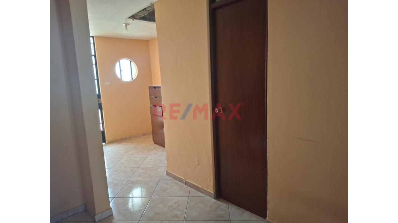 Venta De Casa De 3 Pisos Mas Aires En Urb. Juan Pablo Ii - Callao — foto 6
