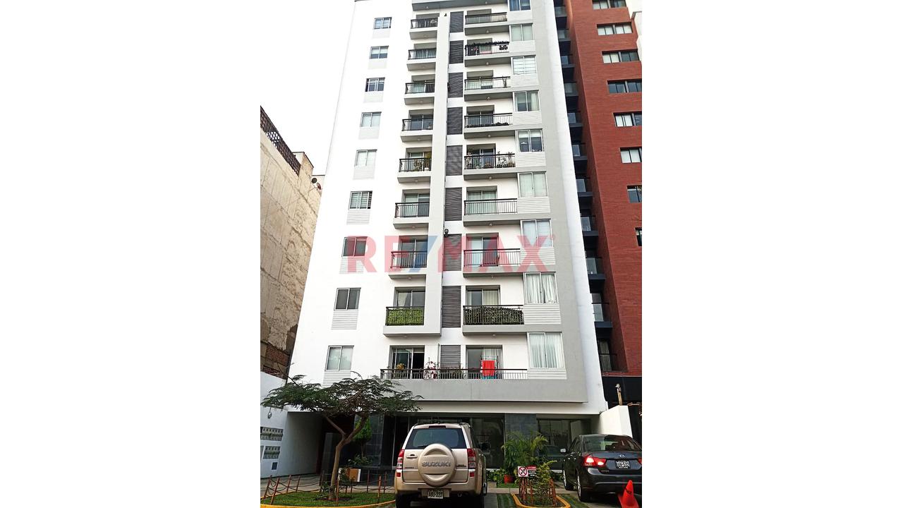 Venta Departamento Con Estacionamiento Dos Habitaciones