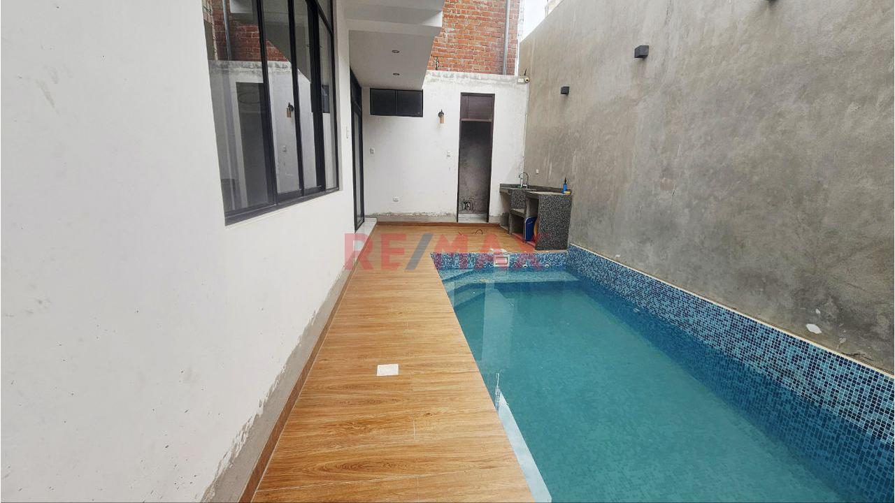 🏡 Alquiler De Exclusiva Casa De Estreno Con Piscina En Miraflores – Boulevard Park Plaza - 9